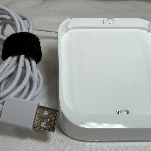 Dock for Square Credit Card Reader w/ Attached USB Cable: Model A-SKU-0120-02 - Picture 7 of 12